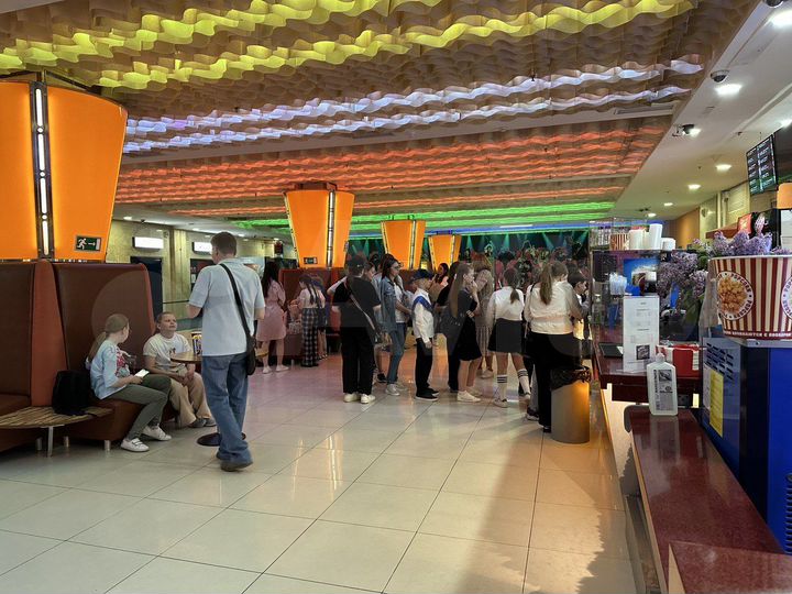 Торговая площадь в ТЦ у входа