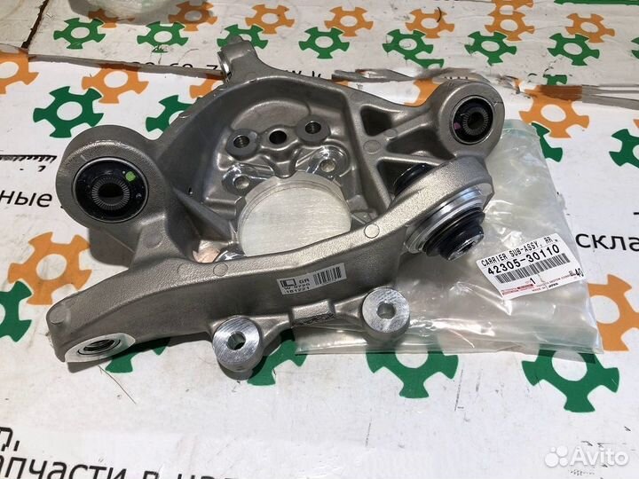 Цапфа задняя кулак задний Lexus IS GS 2006-2015