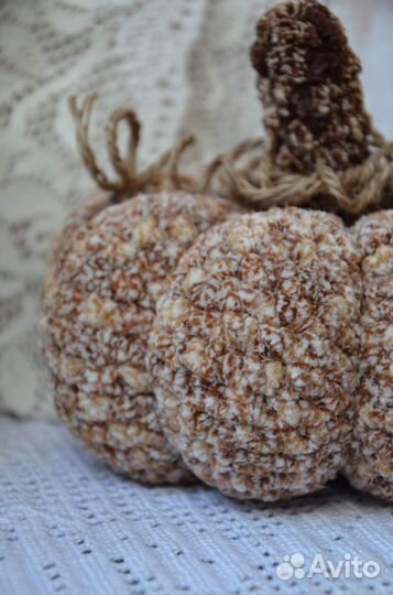 Вязаная тыква для декора