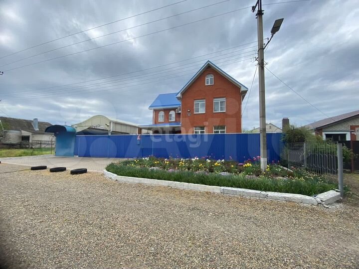 Дом 168,3 м² на участке 7,3 сот.