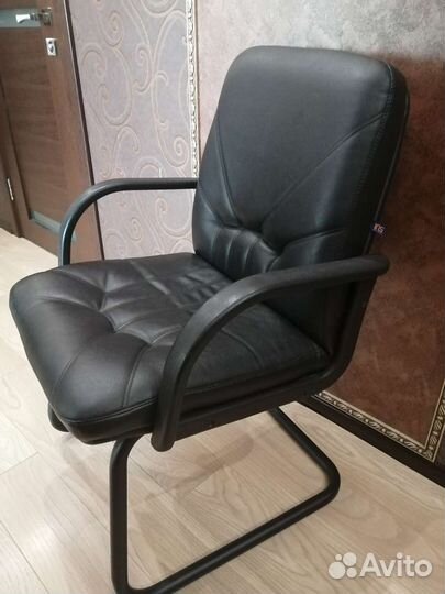 Стул кресло-конференц