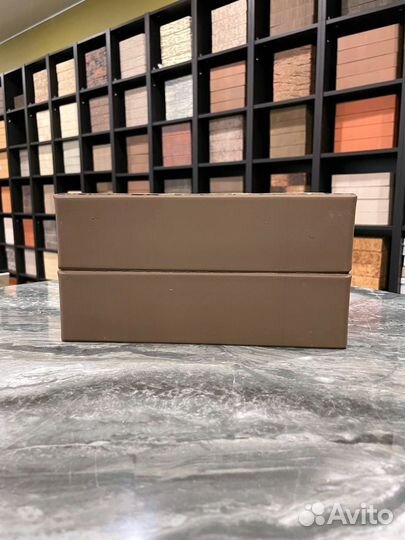 Кирпич облицовочный темно-коричневый рустик жкз