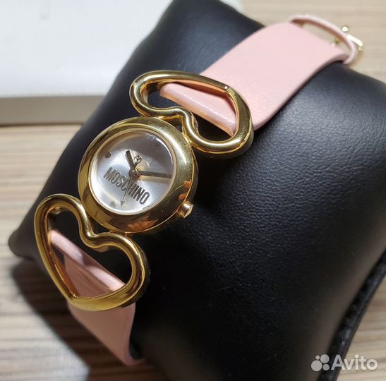 Часы наручные женские Moschino и Just Cavalli