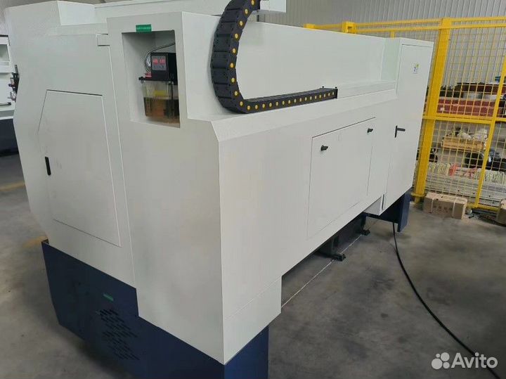 Горизонтальный токарный станок с чпу CK6150х1000