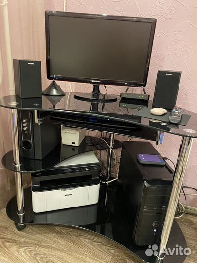 Стол компьютерный стеклянный