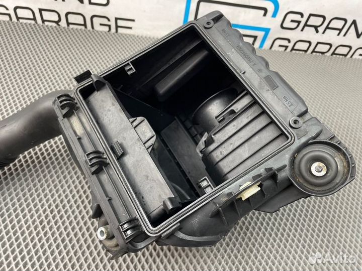 Корпус воздушного фильтра Mercedes-Benz B-Class