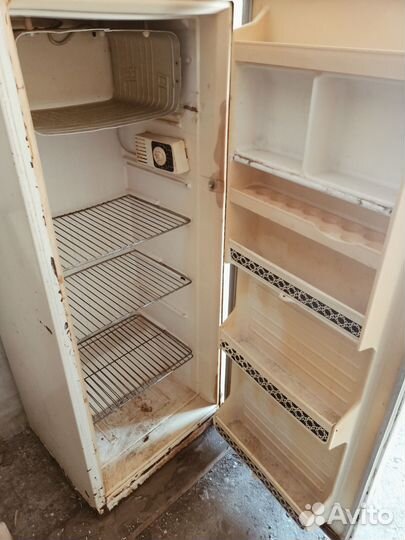 Продам холодильник на запчасти
