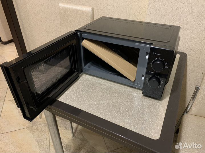 Микроволновая печь Hi (Новая)