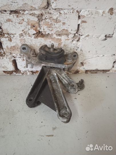 Опора кпп Renault Megane 2