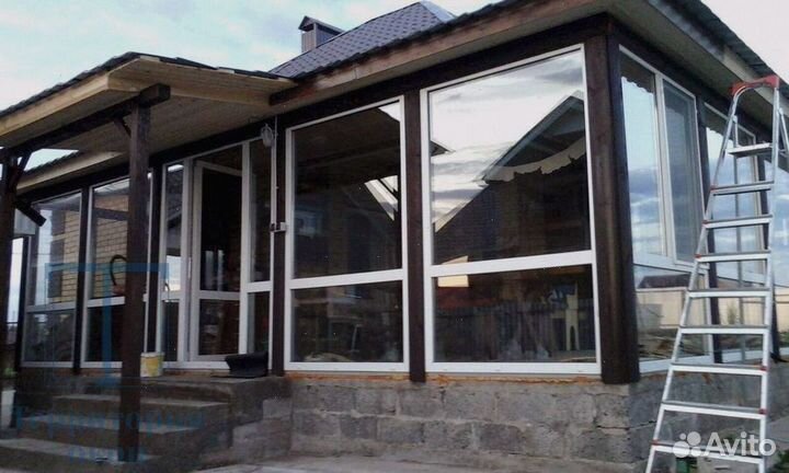 Пластиковые двери для коттеджа