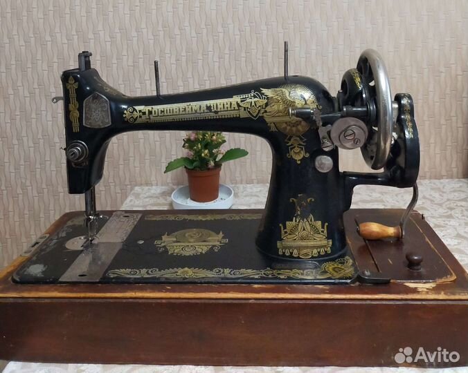 Раритетная швейная машинка 
