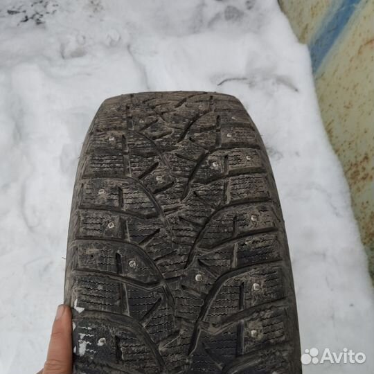 Bridgestone Blizzak Spike-02 SUV 225/60 R17