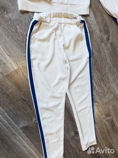 Костюм спортивный