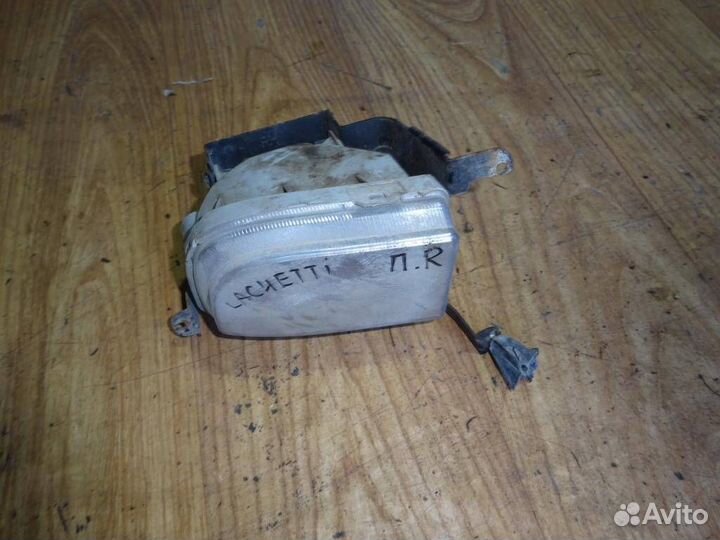 Фара противотуманная правая Chevrolet Lacetti 200