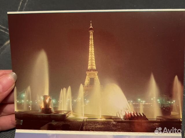 Открытки сувенирные из Парижа