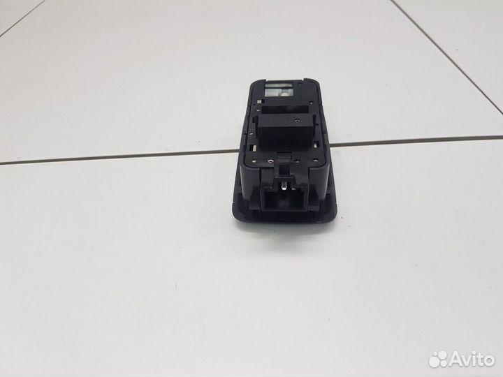 Плафон внутреннего освещения (Geely Coolray)