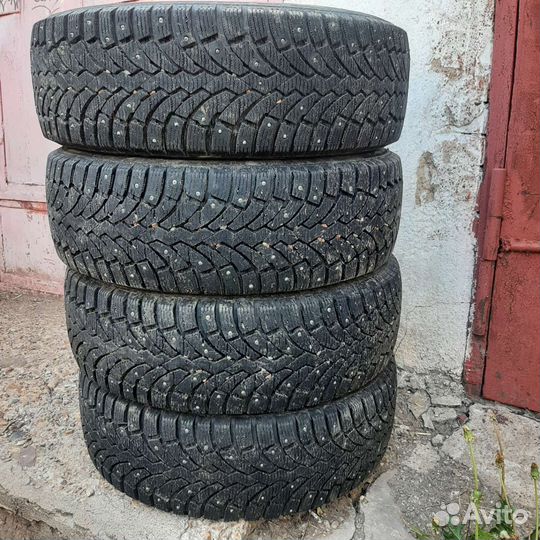 Formula Ice 215/65 R16