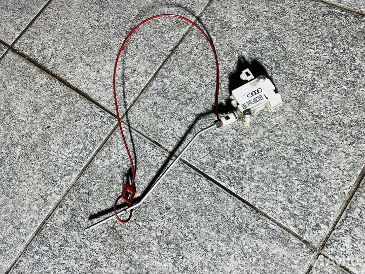 Замок лючка бензобака ауди а6 с6