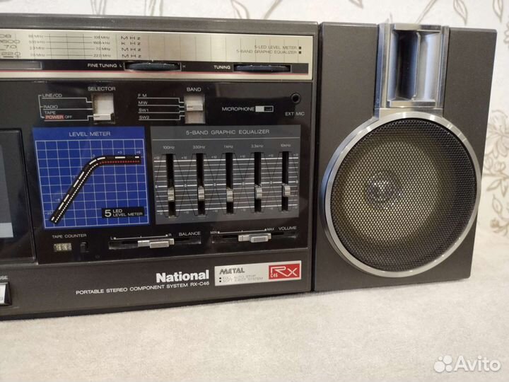 International (Япония)кассетный магнитофон с радио