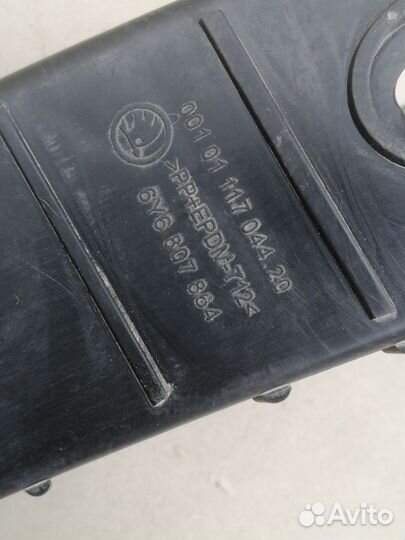 Направляющая заднего бампера Skoda Fabia 1