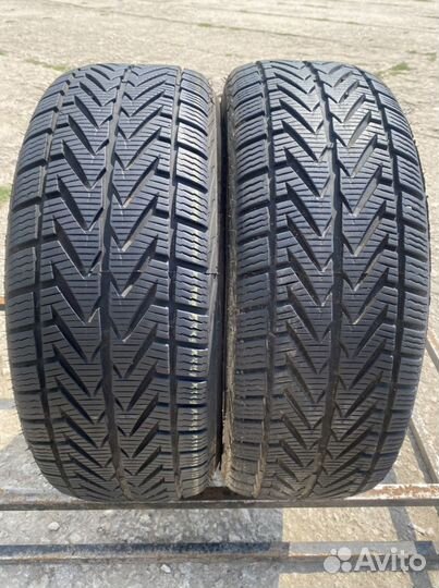 Vredestein Winter TX 215/60 R16