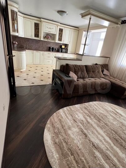 3-к. квартира, 90,5 м², 8/8 эт.