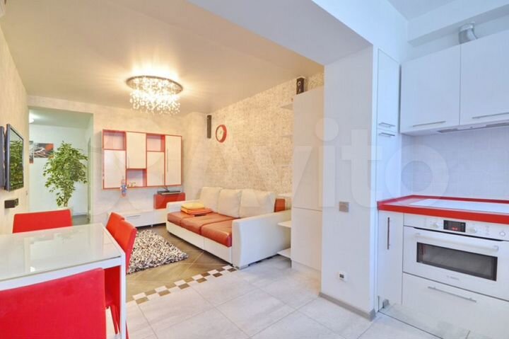 2-к. квартира, 80 м², 2/18 эт.