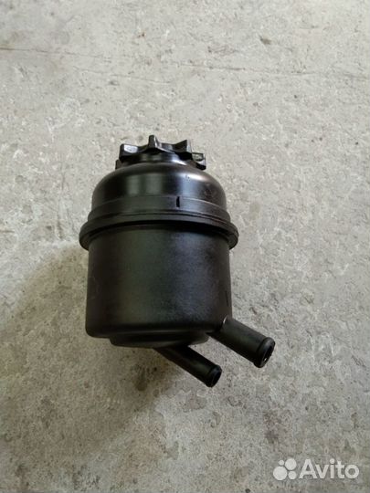 Бачок гур Шевроле Нива