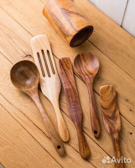 Набор кухонных принадлежностей из дерева