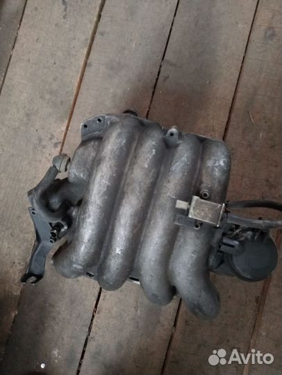 Впускной коллектор Volkswagen Passat B5