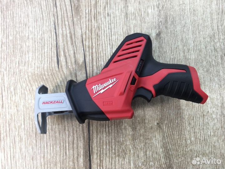 Аккумуляторная сабельная пила milwaukee