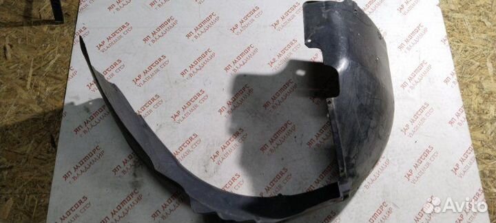 Подкрылок передний правый Audi A4 B6 универсал AMB