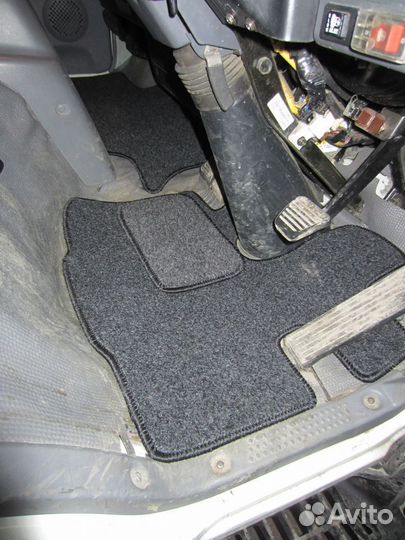 Коврики в салон Isuzu Elf (1993-2006)