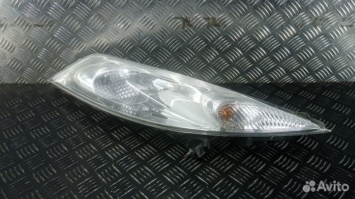 Фара правая Nissan Juke