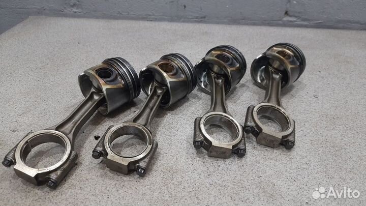 Комплект поршней для 2.0 TDI BMR оригинал Passat