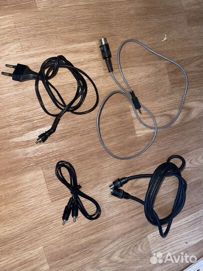 Разные провода и адаптеры