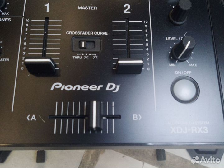 Dj контроллер pioneer XDJ-RX3