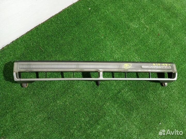 Решетка радиатора Toyota Carina