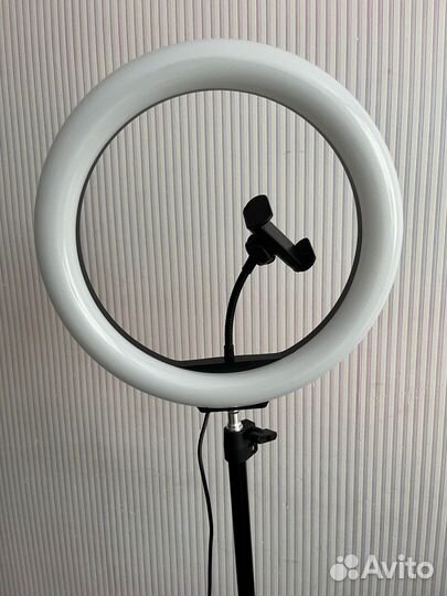 Лампа кольцевая со штативом