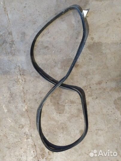 Уплотнитель багажника Mercedes Benz C180 W204