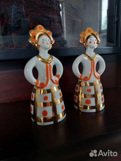 Фарфоровая статуэтка 