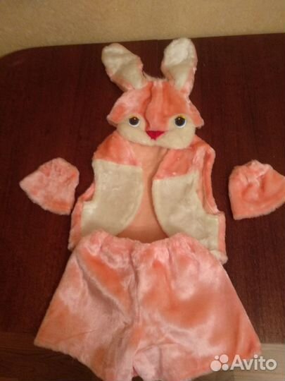Новогодний костюм Зайчик на 2-4 года новый