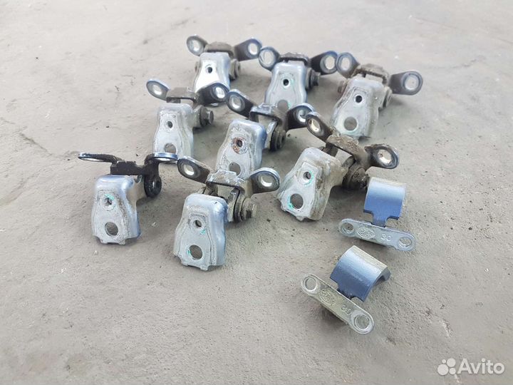 Петля Skoda Fabia 2