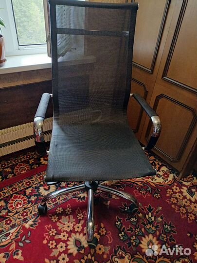 Офисное кресло руководителя