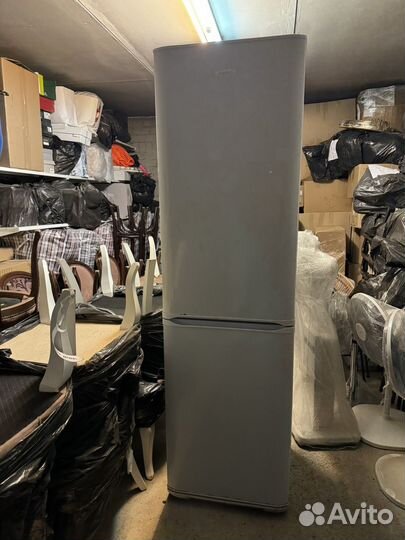 Холодильник Бирюса