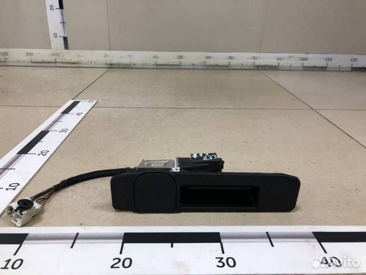 Б/У Ручка двери багажника наружная A1667500993