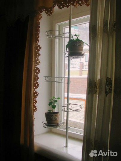 Стойка для цветов в распор с подсветкой