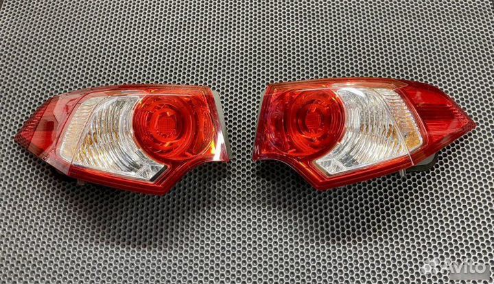 Фонарь задний правый Honda Accord 8