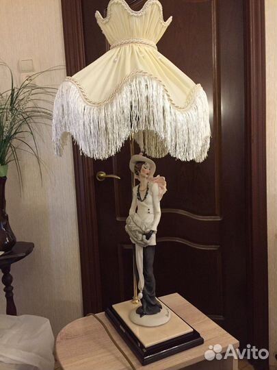 Лампа со скульптурой G. Armani, Capodimonte Италия