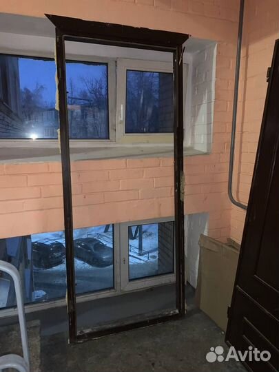 Дверь входная железная б/у